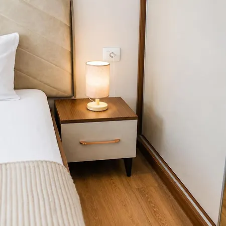 Denn 3 Rruga E Elbasanit Apartman *